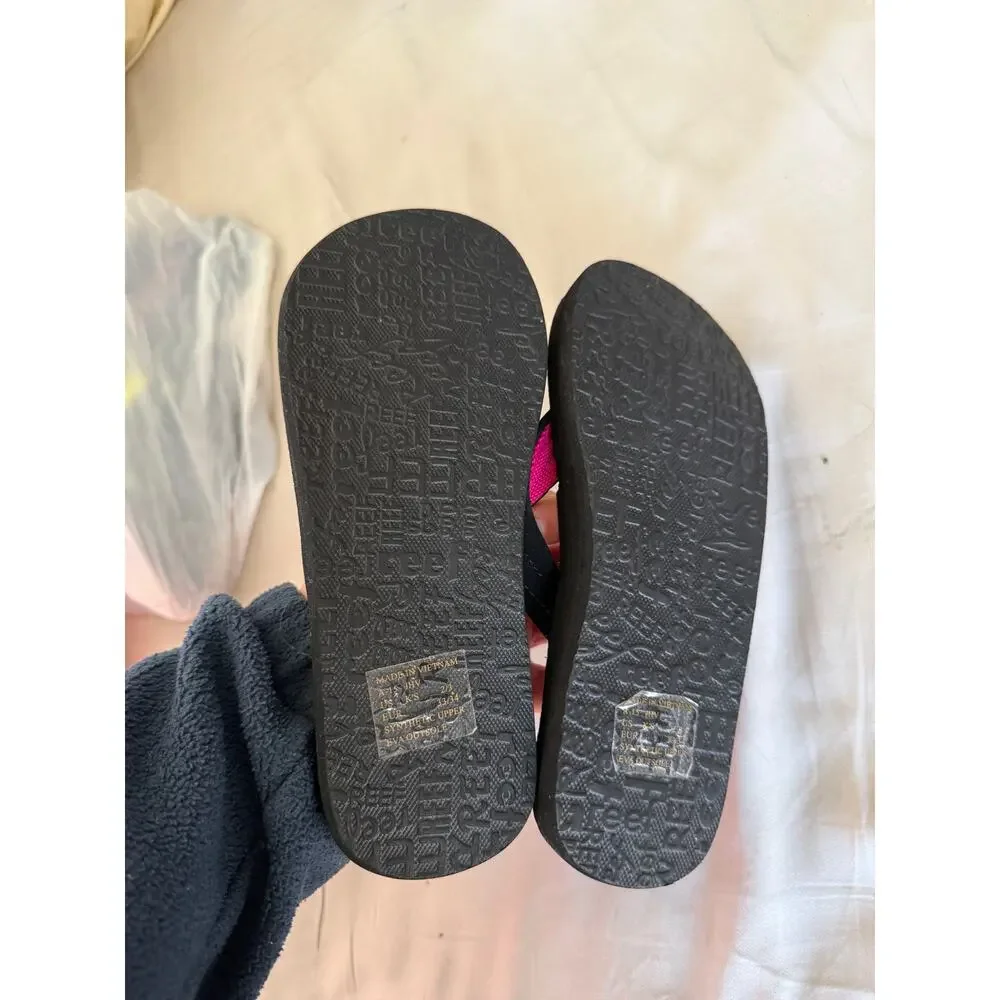 Reef black sandals size 2-3